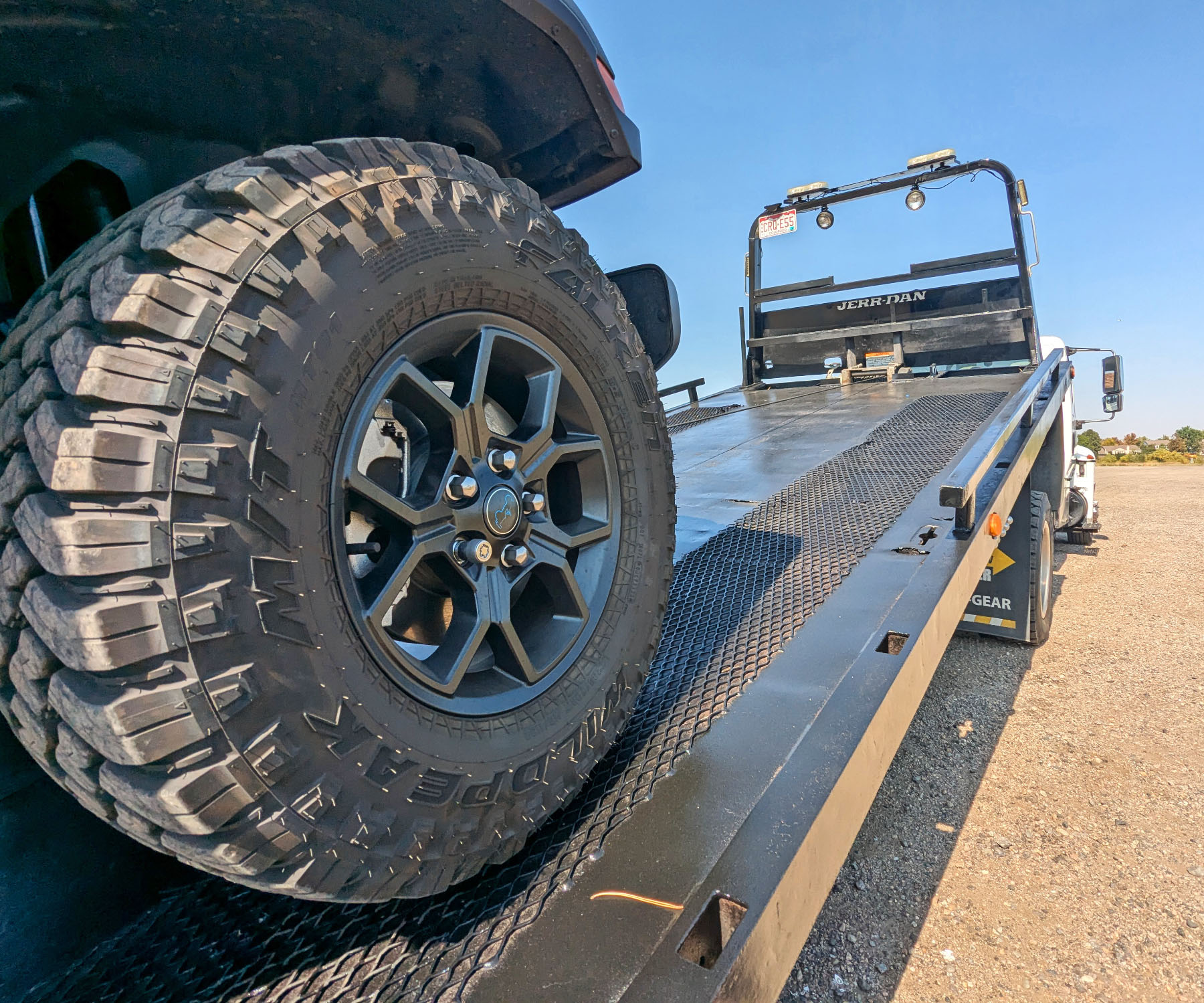 Long-distance towing service photo